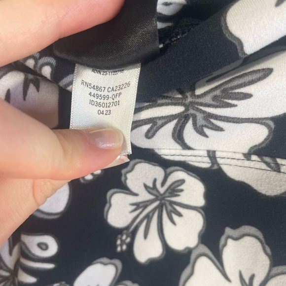 PINK Victorias Secret Active Black Tropical Athletic High Waist Biker Shorts - Picture 2 of 7